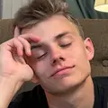 Я Марк, 19, из Дрезны, ищу знакомство для регулярного секса