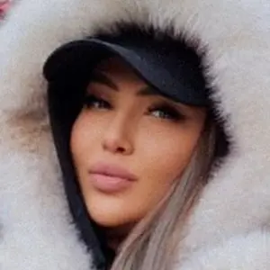 Ульяна из Видного, ищу на сайте постоянные отношения