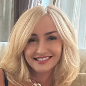 Helen из Санкт-Петербурга, ищу на сайте постоянные отношения