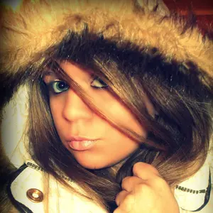 Я Карина, 20, из Коряжмы, ищу знакомства на одну ночь