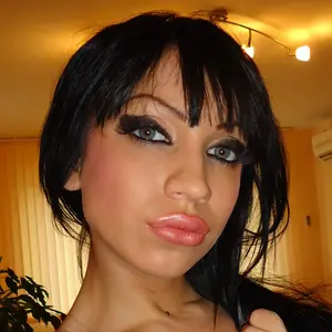 Я Лилия, 19, из Горок Ленинских, ищу знакомство для постоянных отношений