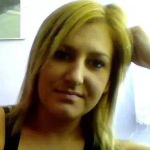 Оксана из Гатчины, мне 22, познакомлюсь для общения