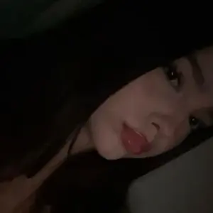 Я Амелия, 18, знакомлюсь для открытые отношения в Архангельске