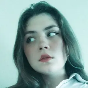 Я Полина, 18, из Воронежа, ищу знакомство для постоянных отношений