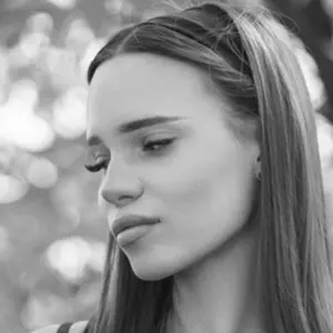 Полина из Москвы, мне 18, познакомлюсь на одну ночь