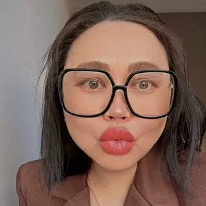 Я Виктория, 25, из Санкт-Петербурга, ищу знакомство для общения