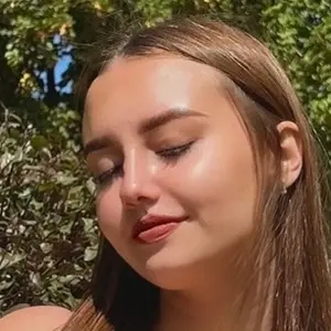 Я Лейла, 23, из Новоалтайска, ищу знакомство для виртуального секса
