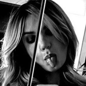 Я Полина, 30, из Москвы, ищу знакомство для общения