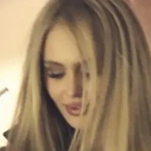 Ann из Армянска, ищу на сайте общение