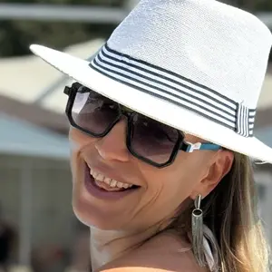 Алекса из Тольятти, ищу на сайте знакомства на одну ночь