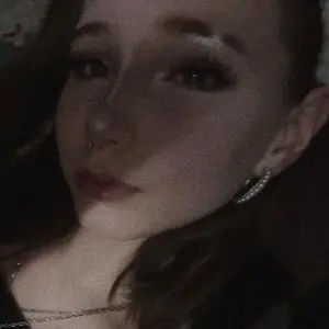 Я Сашаа, 18, знакомлюсь для приятного времяпровождения в Боровичах