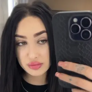 Карина из Тольятти, ищу на сайте знакомства без обязательств