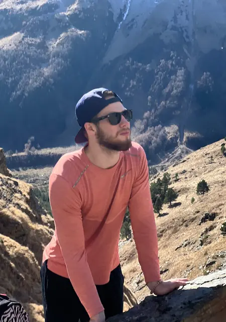 Я Александр, 21, знакомлюсь на одну ночь в Лабытнанги