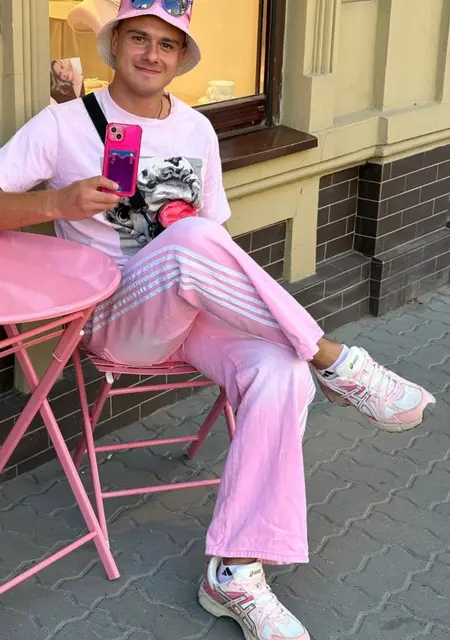 Я Никита, 20, из Москвы, ищу знакомства на одну ночь