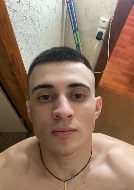 Я Илья, 19, знакомлюсь для общения в Тамбове