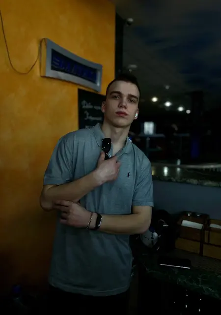 Я Андрей, 20, из Ярославля, ищу знакомство для постоянных отношений