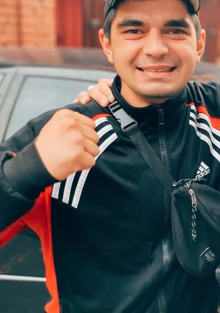 Vladik из Киришей, мне 26, познакомлюсь для вирта