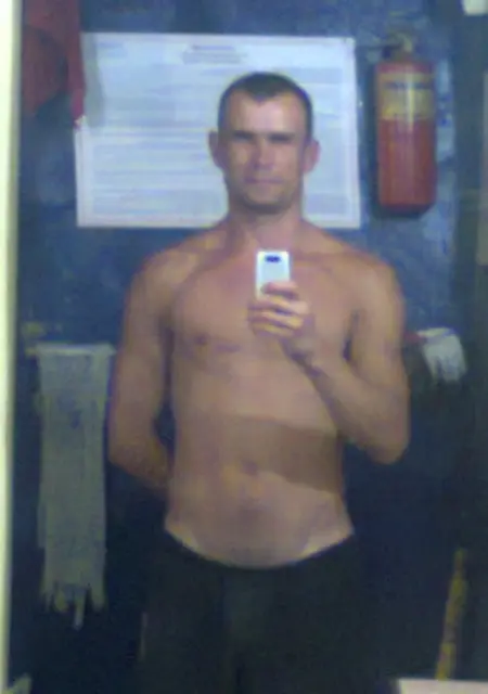 Я Иван, 42, из Артема, ищу знакомство для постоянных отношений