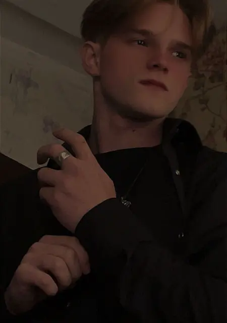 Я Коля Абрамоов, 20, из Челябинска, ищу знакомство для постоянных отношений