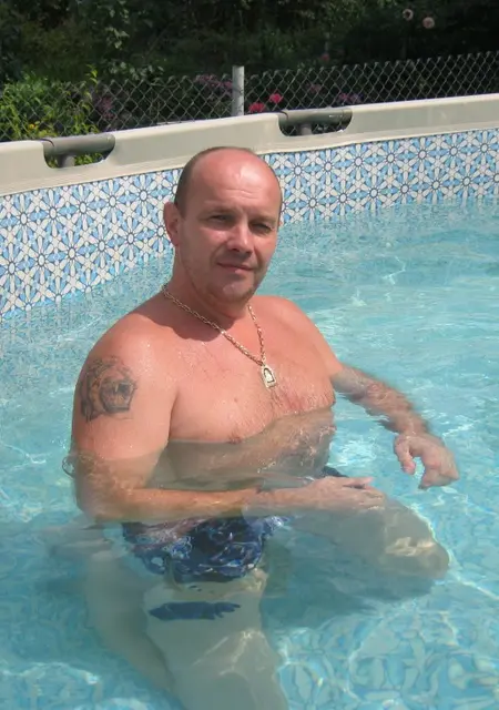 Васек из Львова, ищу на сайте знакомства на одну ночь