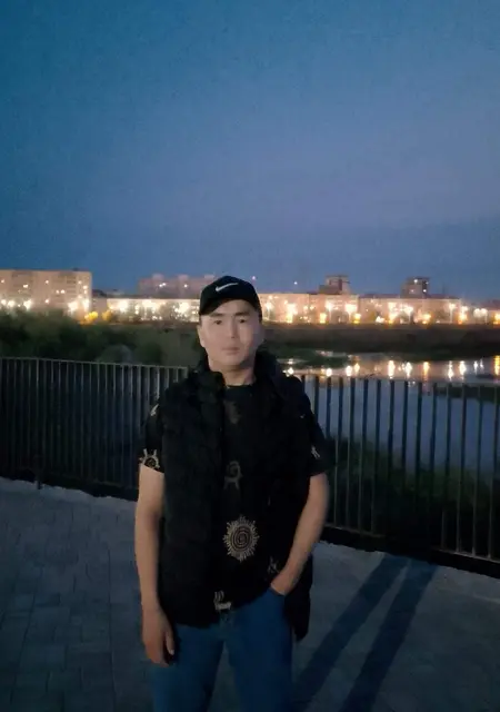 Я Nurik, 21, из Якутска, ищу знакомства на одну ночь