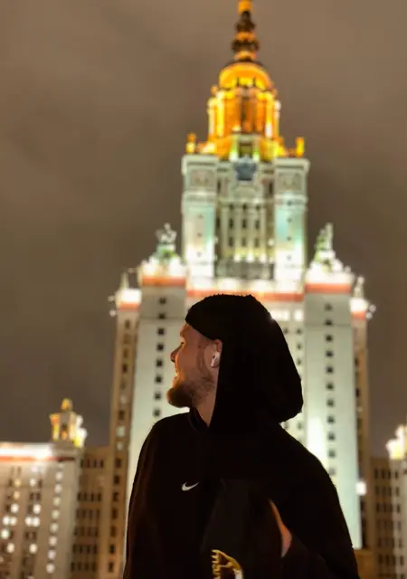 Никита из Нового Уренгоя, мне 22, познакомлюсь на одну ночь