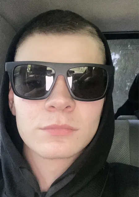 Кирилл из Санкт-Петербурга, ищу на сайте вирта