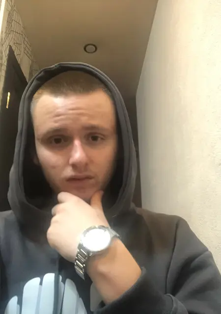 Артем из Воронежа, мне 40, познакомлюсь для открытые отношения