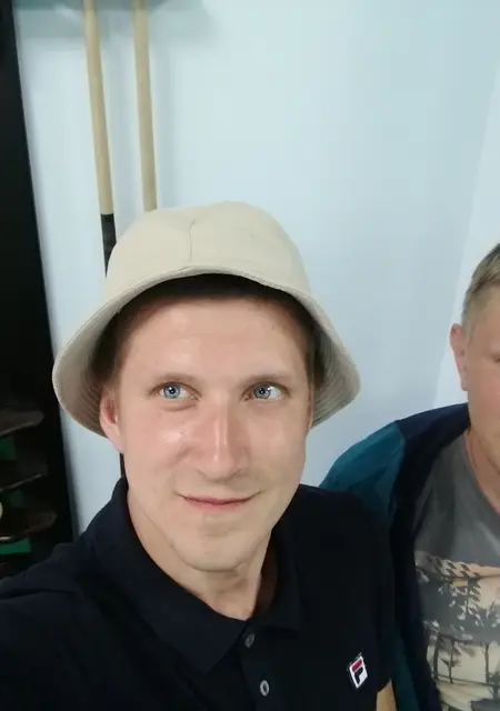 Саша из Кировска, ищу на сайте знакомства на одну ночь