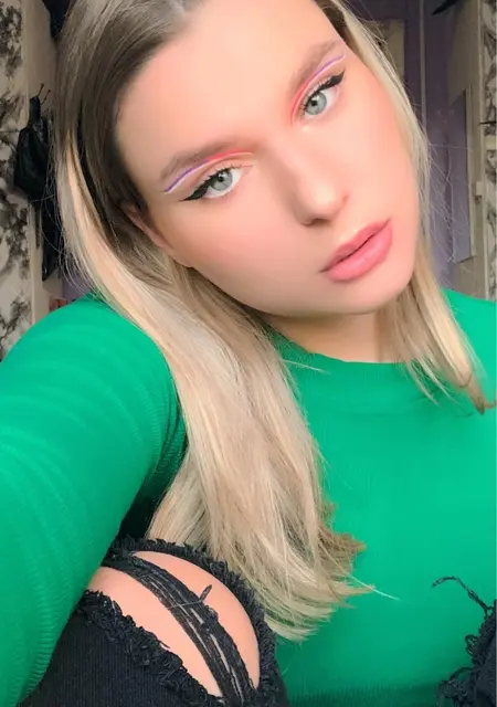 Я Елизавета, 27, из Москвы, ищу знакомство для постоянных отношений