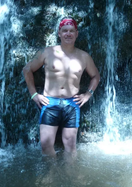 Alexandr из Кургана, ищу на сайте знакомства на одну ночь