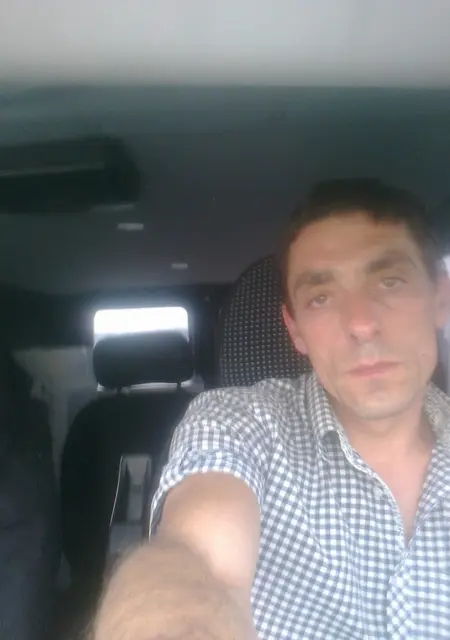 Я Саша, 51, из Днепра, ищу знакомство для постоянных отношений