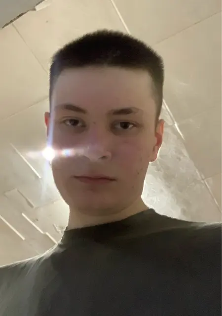 Я Максим, 20, из Ангарска, ищу знакомство для постоянных отношений