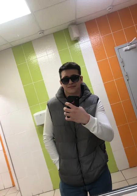 Я Александр, 22, из Череповца, ищу знакомство для постоянных отношений