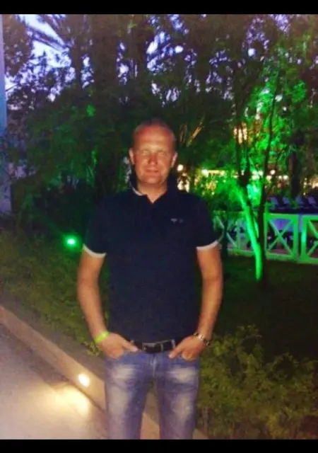Я Sergey, 47, из Новозыбкова, ищу знакомства без обязательств
