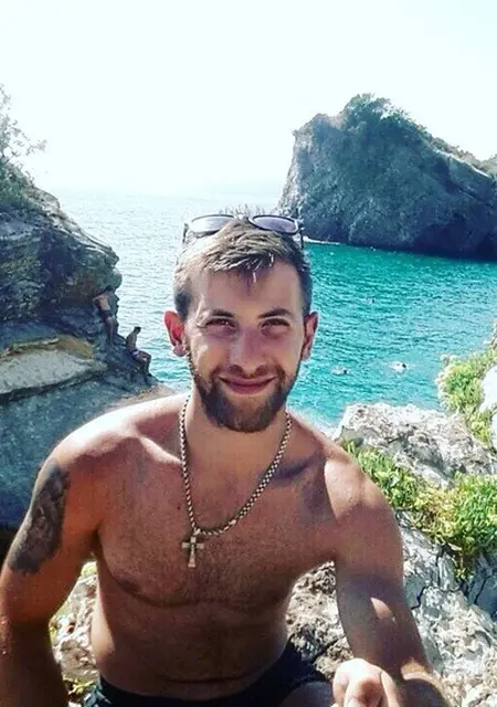 Влад з Чернівців, мені 36 років, познайомлюсь для вірт