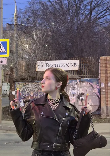 Ксеня из Самары, мне 19, познакомлюсь для вирта