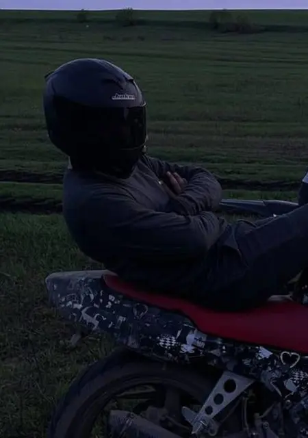 Я Рафис, 20, из Туймаз, ищу знакомства без обязательств