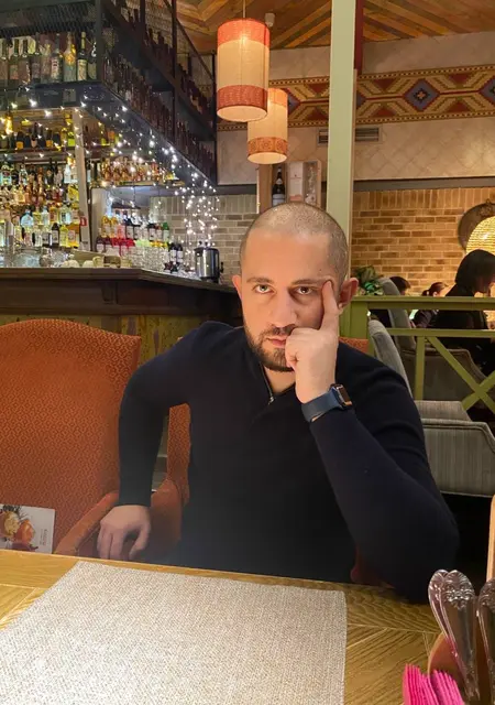 Рафаэль из Ярославля, ищу на сайте знакомства без обязательств
