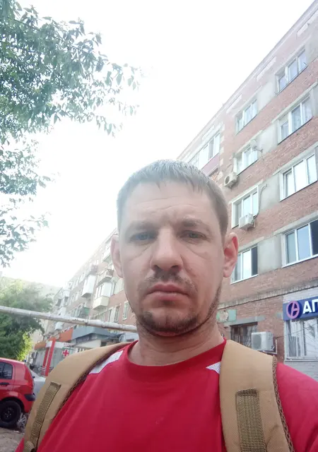 Виталий из Энгельса, мне 39, познакомлюсь на одну ночь