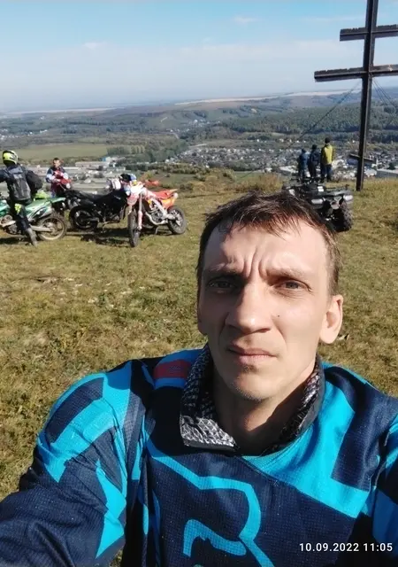 Я Andrew, 44, из Сосновоборска, ищу знакомства без обязательств