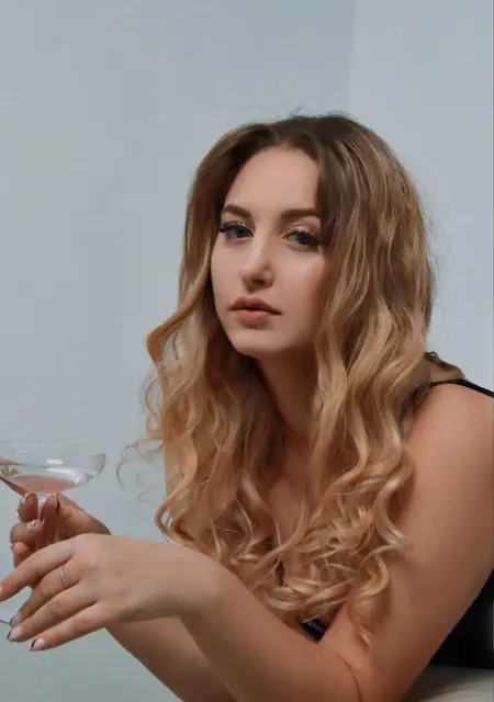 Светлана из Ульяновска, мне 24, познакомлюсь для общения