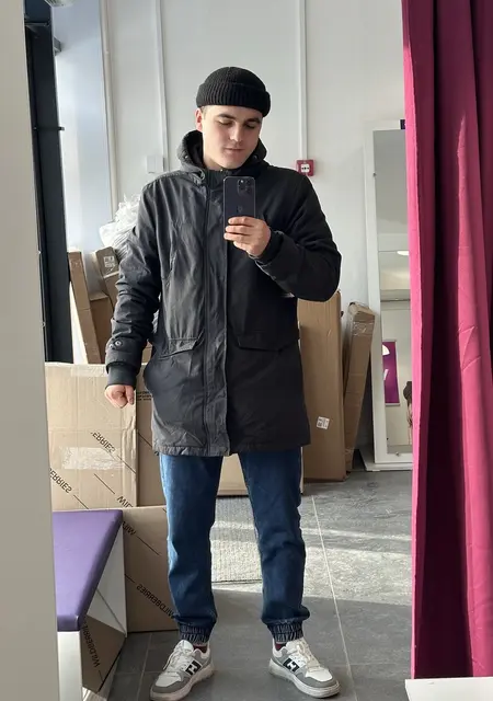 Я Григорий, 20, из Новосибирска, ищу знакомства без обязательств