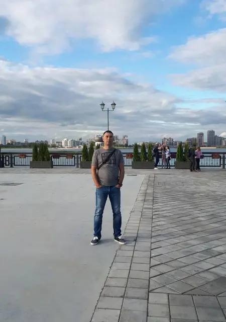 Марат из Зеленограда, ищу на сайте знакомства без обязательств