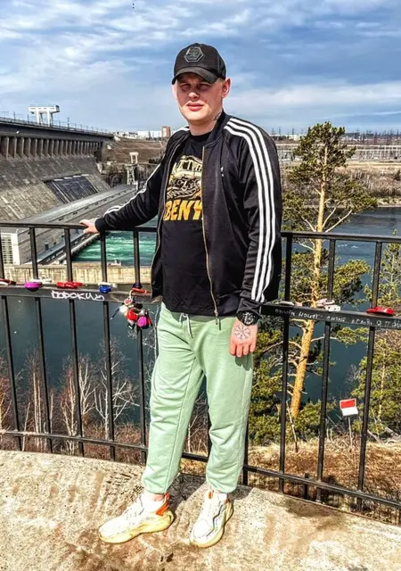 Я Денис, 33, из Иркутска, ищу знакомство для приятного времяпровождения