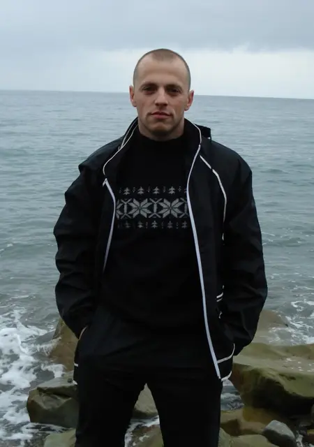 Данила из Новой Каховки, мне 40, познакомлюсь для дружбы