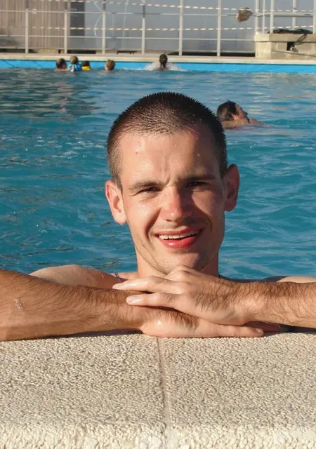 Игорь из Славянска-на-Кубани, мне 38, познакомлюсь для приятного времяпровождения