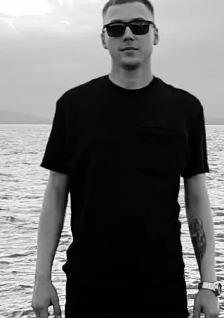 Dmitrii из Москвы, ищу на сайте знакомства на одну ночь