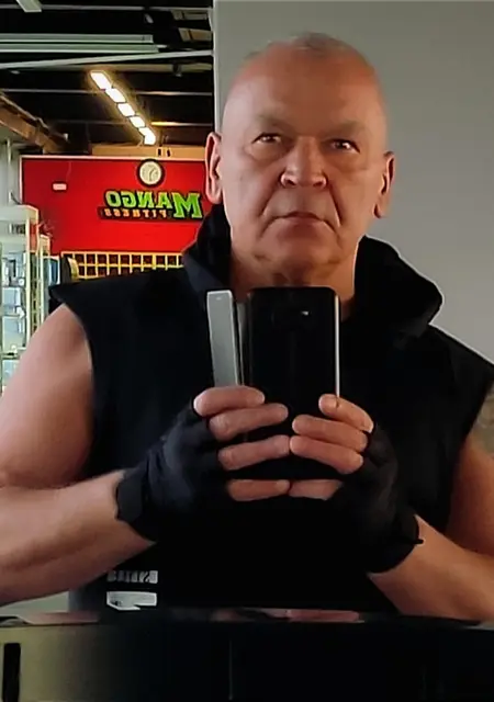 Альберт из Ульяновска, мне 60, познакомлюсь для приятного времяпровождения