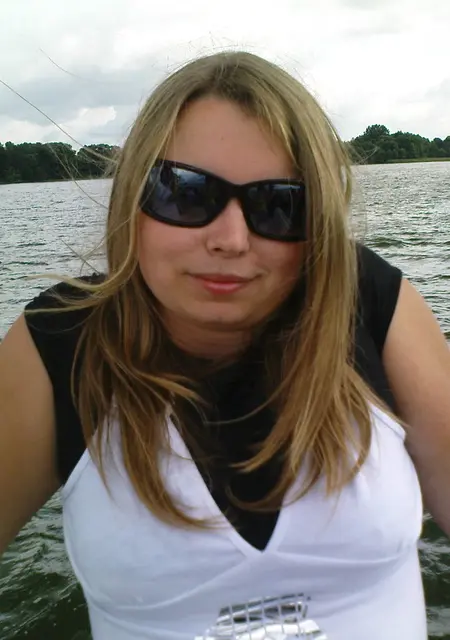 Снежана из Североморска, мне 22, познакомлюсь для постоянных отношений